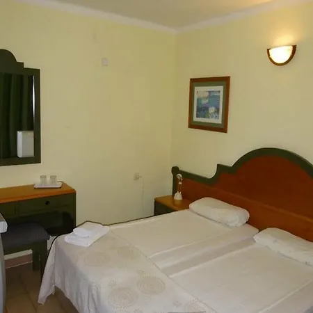 Hotel Amistad 2*